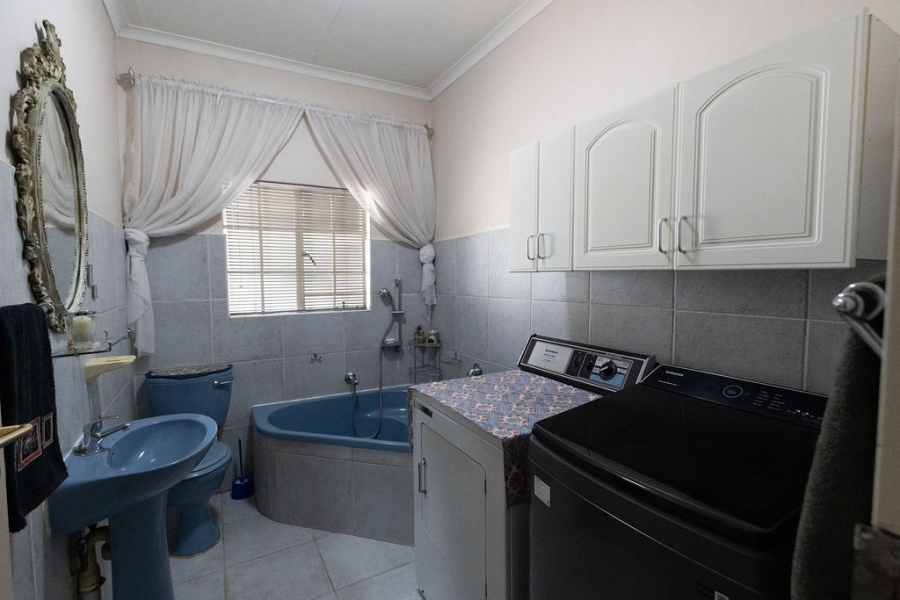 3 Bedroom Property for Sale in Safari Gardens North West